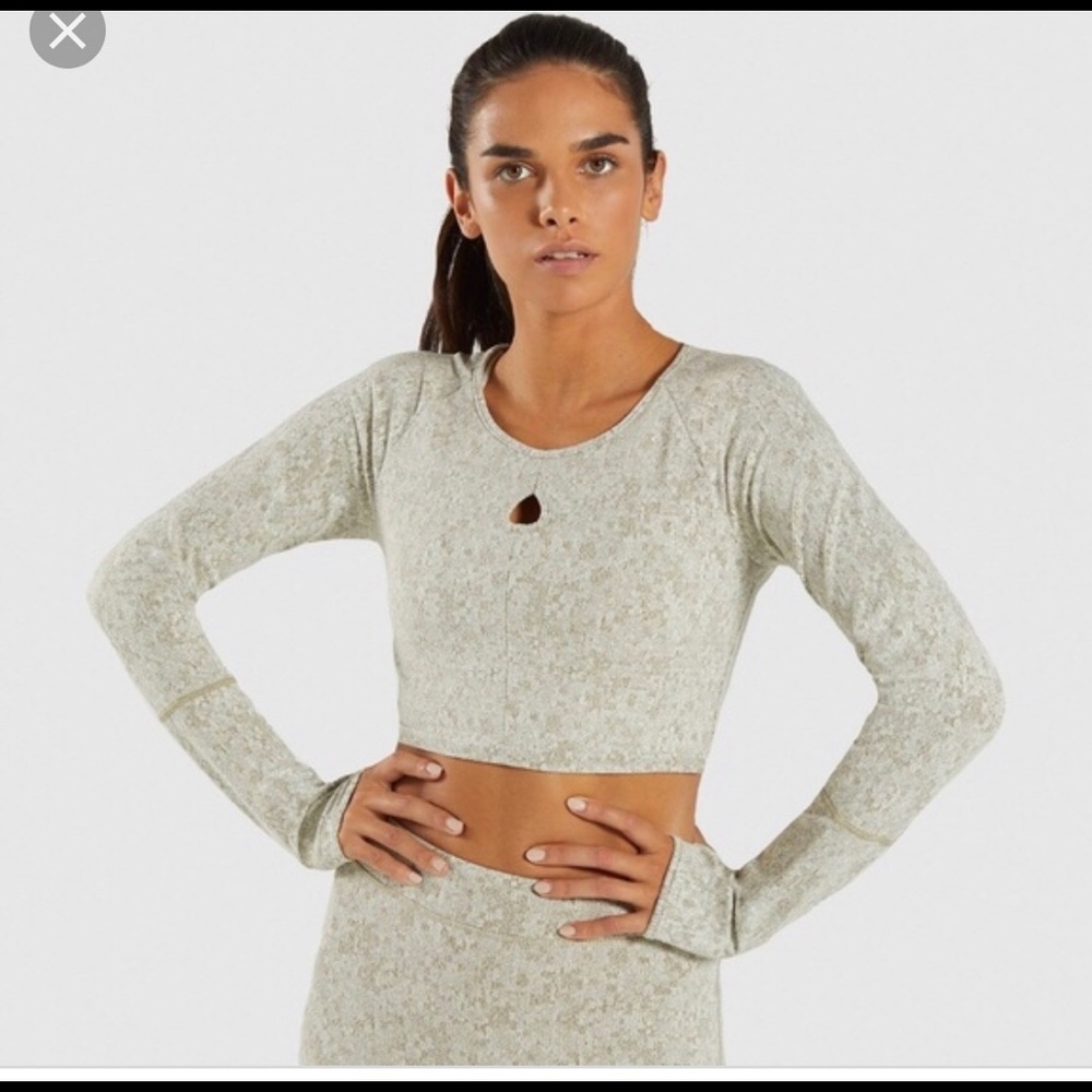 NWT gymshark Fleur Long Sleeve Crop khaki